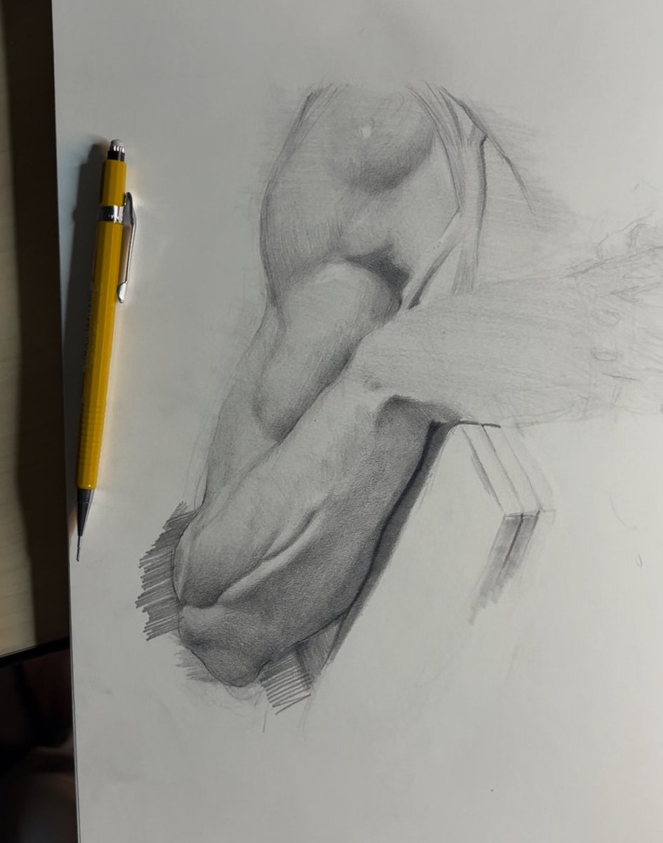 dofoart's tweet photo. Moses arm study from Michaelangelo  #art #daily #sketchbook Day 4 https://t.co/xXmSgnEOmQ