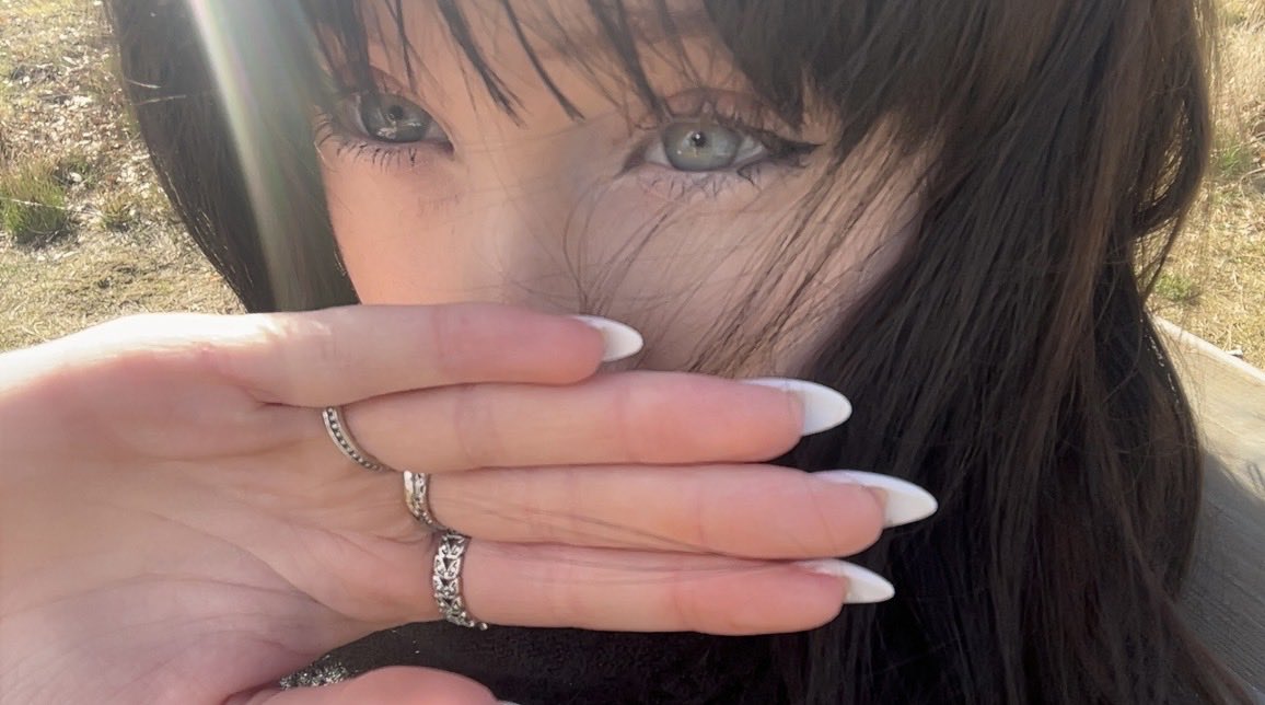 ciccelia's tweet image. 