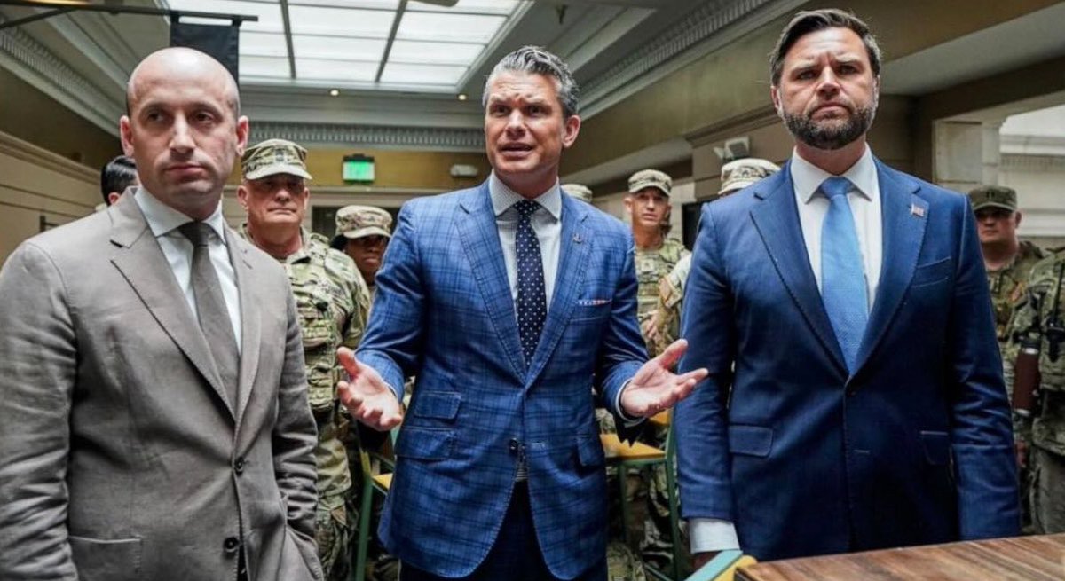 JamieBonkiewicz's tweet image. This photo is the reason women cover their drinks