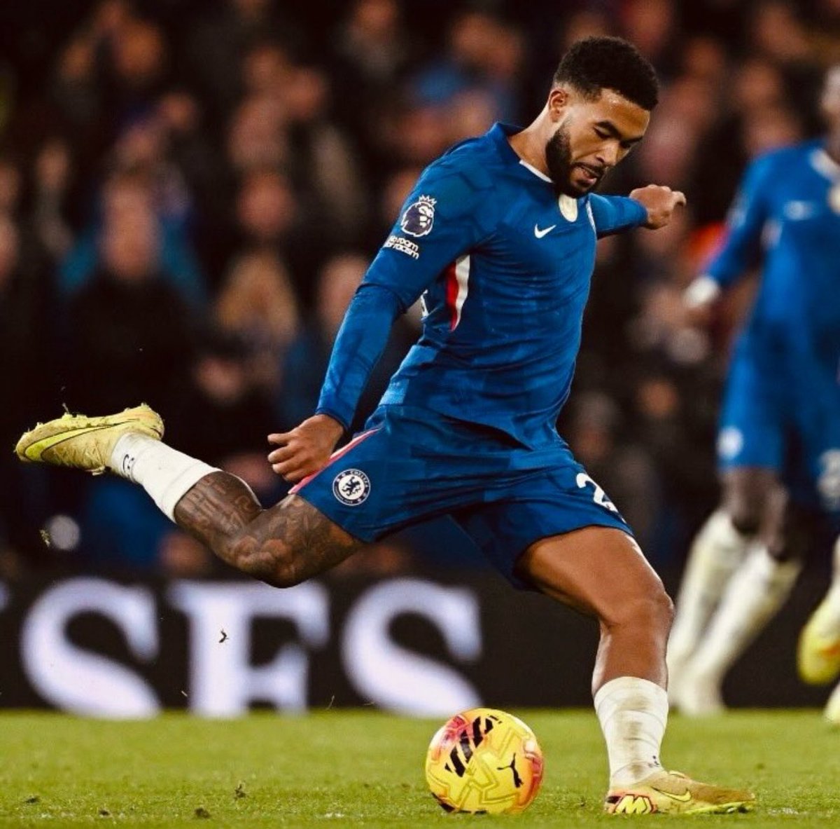 CFCPys's tweet image. James is a quiet introvert away from the pitch and is instead leading with thoughtfulness. He pulls players aside for quiet words, arranges team meals during difficult spells, and often leads by example, leaning on Enzo Fernandez to be what one source describes as the &quot;aggressive…