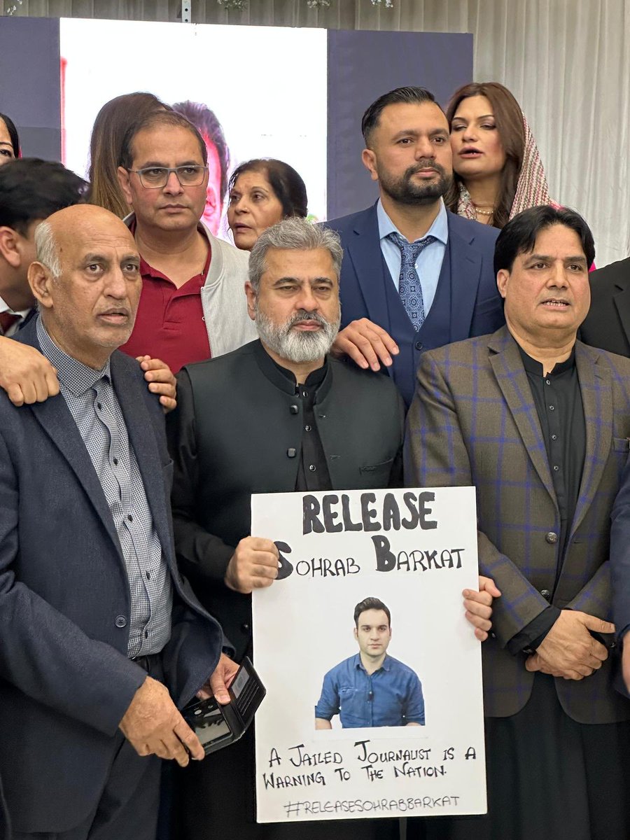 پاکستان کے صحافی سہراب برکت آغا سرور رائے غلام علی کی غیرقانونی حراست کیخلاف برطانیہ میں احتجاج