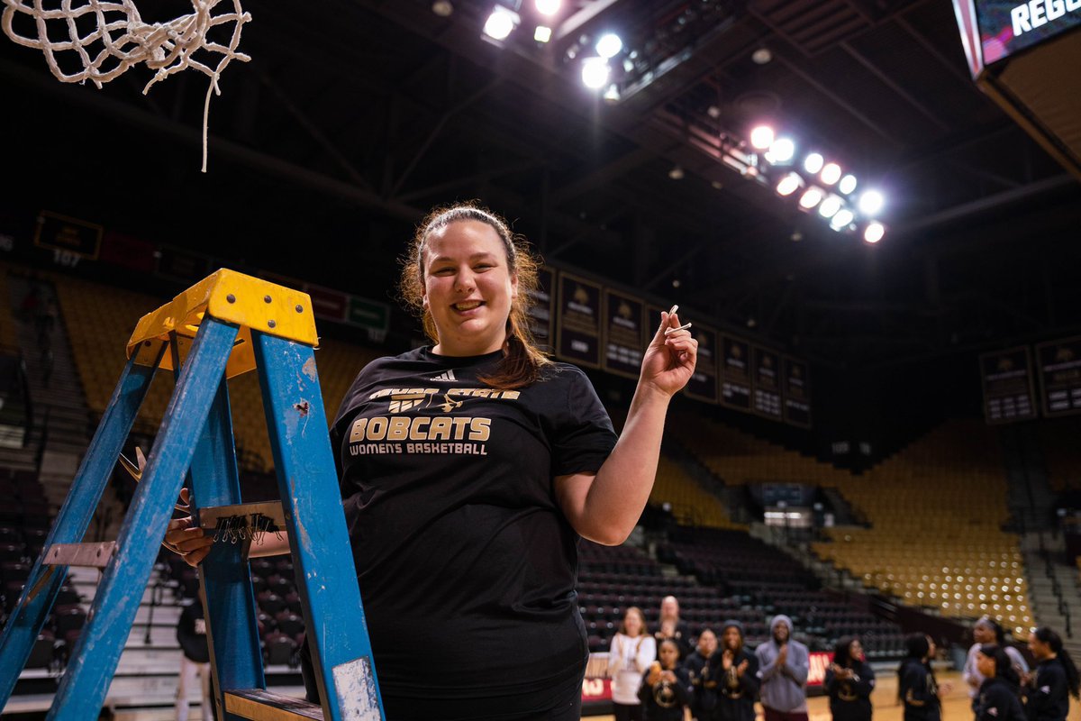 TXStateWBB's tweet image. Can’t let today’s win distract us from thanking our AMAZING DOBO @Abi_Jordan on National DOBO day!

Thank you for all you do and being our biggest cheerleader, Abi! #txst #eatemup #nationaldoboday