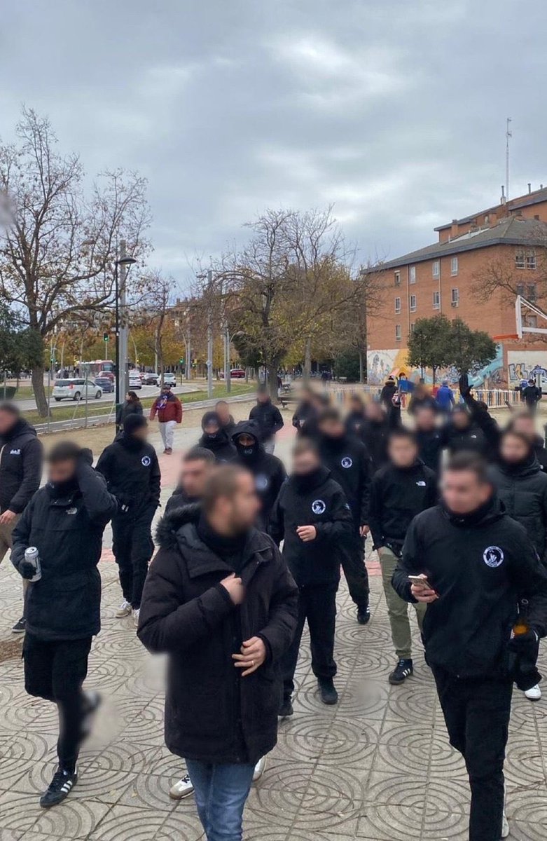 CalleYGrada's tweet image. Ghetto 28 on tour Zaragoza.
Desde primera hora de la mañana, los ultras pepineros presentes en Zaragoza sin 1312.

Real Zaragoza - CD Leganés
30/11/25.