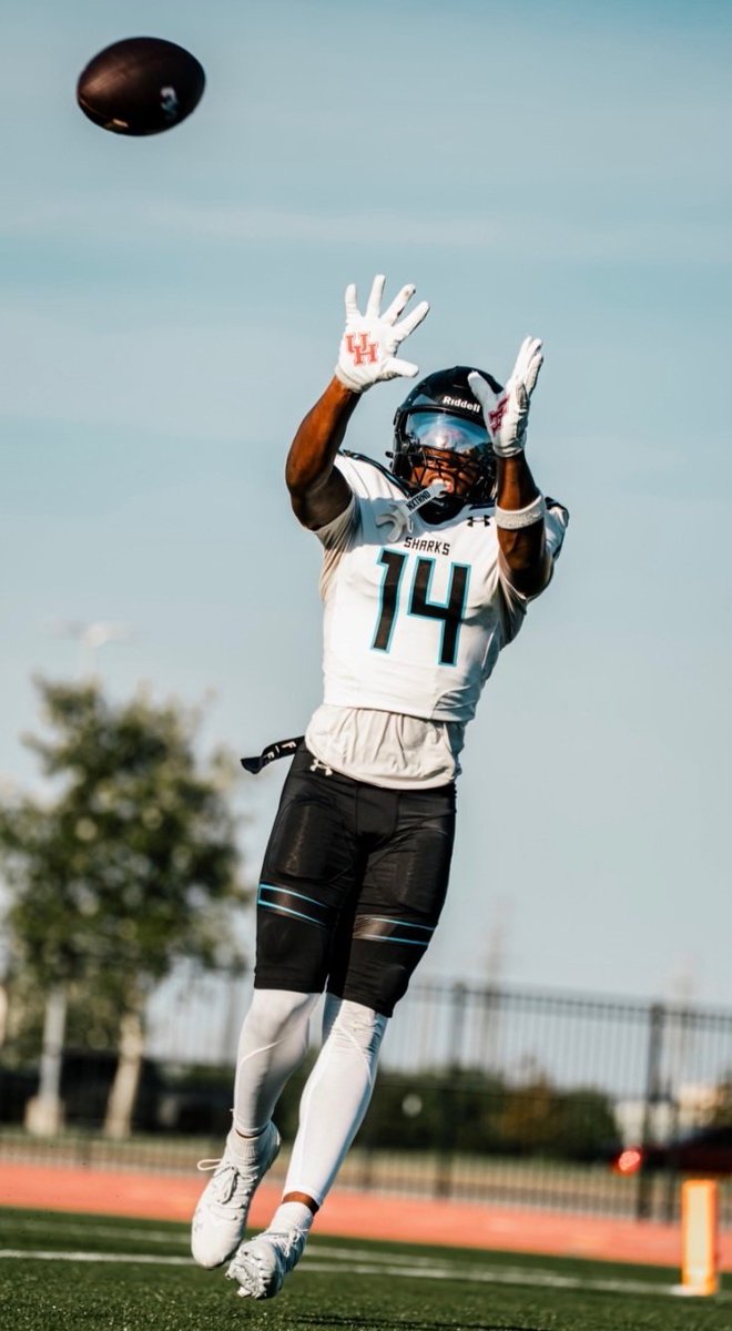 . <a href="/brycecoleman27/">Bryce Coleman</a>, the formidable 6'3" Tight End from Shadow Creek High School in Pearland, Texas, concluded his 2025 football season with an impressive stat line that highlights his dual threat capabilities. He recorded 33 blocks leading to 20+ yard gains and 10 blocks directly