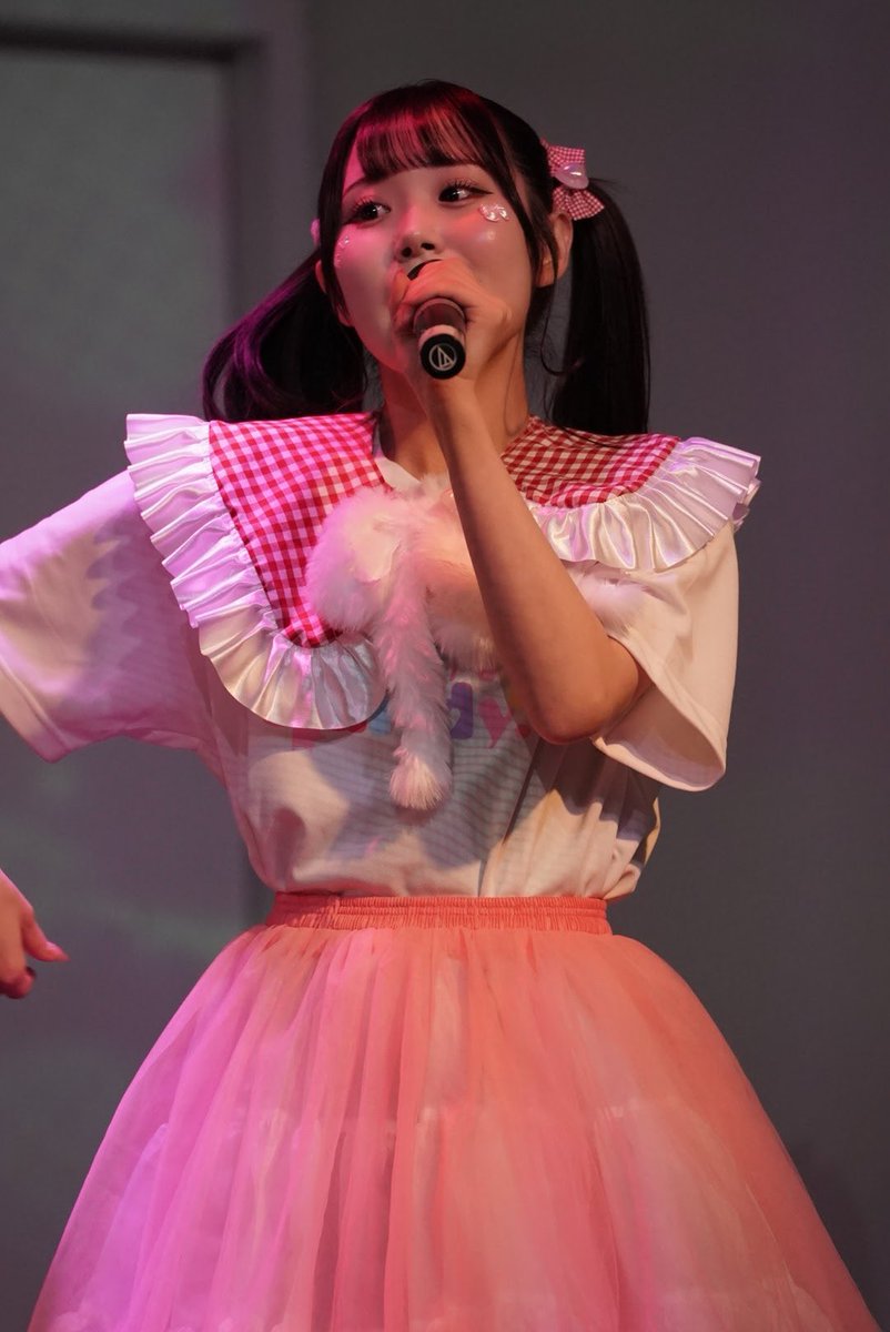 ひよっこさん、今日からアイドル2年目らしい！🐥1年前の写真♩ おはよ♡