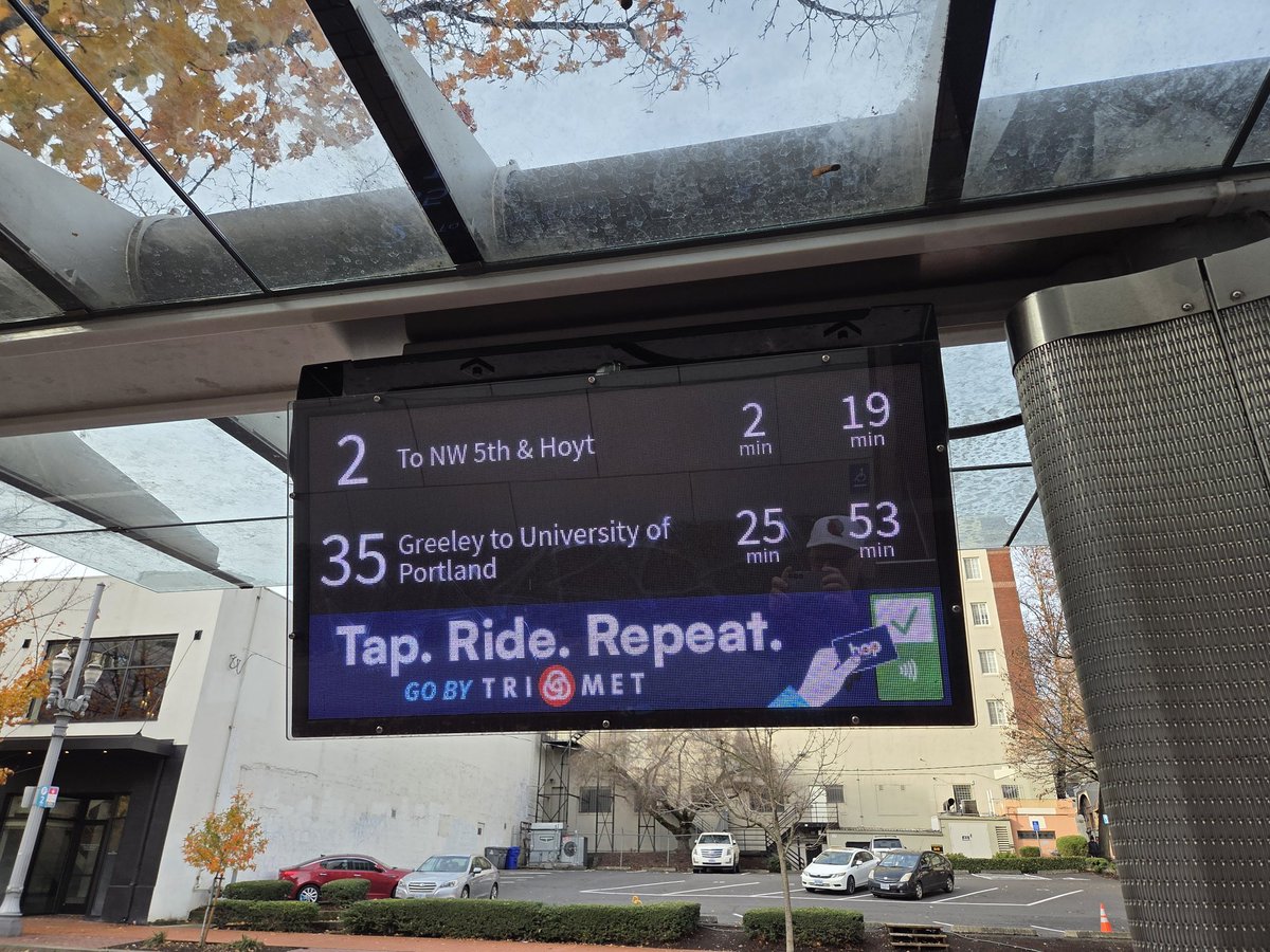 TransitRiderPDX's tweet photo. Spot the mistake. https://t.co/2zElcsbHPq