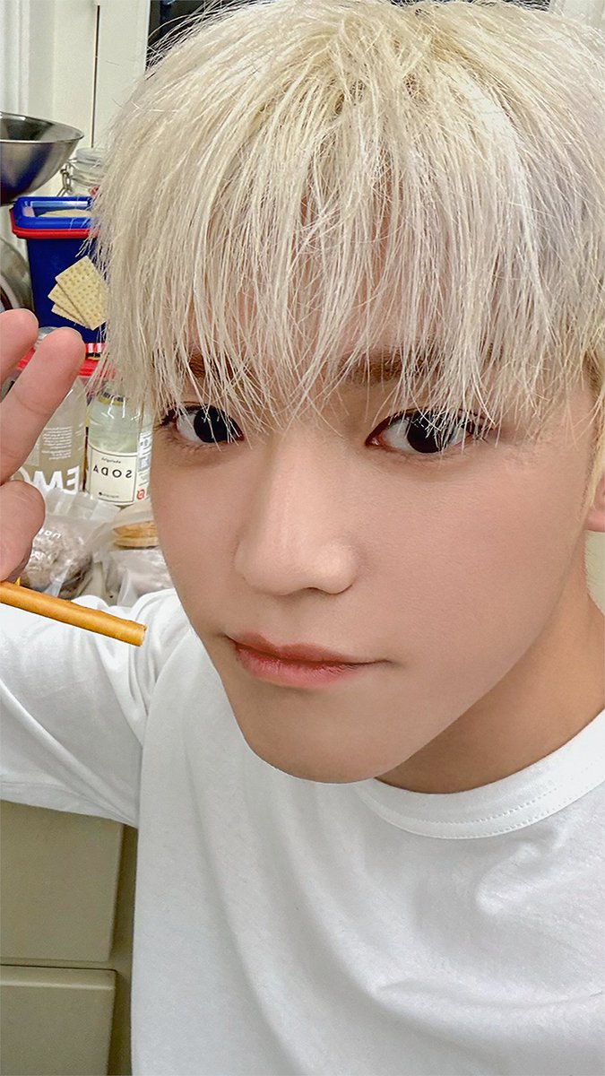 태용이는 간식 먹는 중 셀카 &amp; 2차 각성
TAEYONG is Snacking Selfie &amp; 2nd Awaken

#TAEYONG #태용 #NCT127
#NCTZONE #엔시티존 #SELFIE #셀카 
#TAEYONG_IS_SNACKING #태용이는_간식먹는중