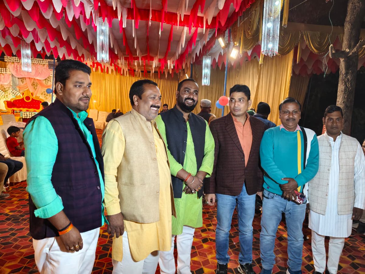 ManmohanKajubjp's tweet image. देर रात्रि बस्ती सदर विधानसभा में अपने  विभिन्न शुभचिंतकों के यहां आयोजित मांगलिक कार्यक्रम में सम्मिलित होकर शुभकामना दिया।