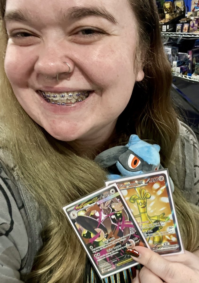 Just a girl who announces “Gale Thrust” for game 🐰 3-0 at locals this week with Gholdengo/Mega Lopunny! 

W - Flareon Box
W - Pidgeot Control
W - Pult/Noir