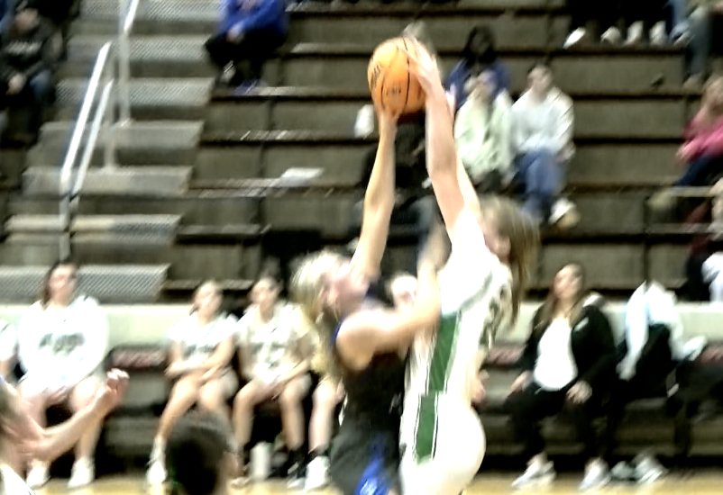 Big Nasty: November 30

Wrapping up the fall sports #BigNasty with a football bang in the state championships. A couple dunks to kick off the boys basketball season and some serious blocks, collisions and crazy plays to make this one a must watch.
channel1450.com/2025/11/30/the…