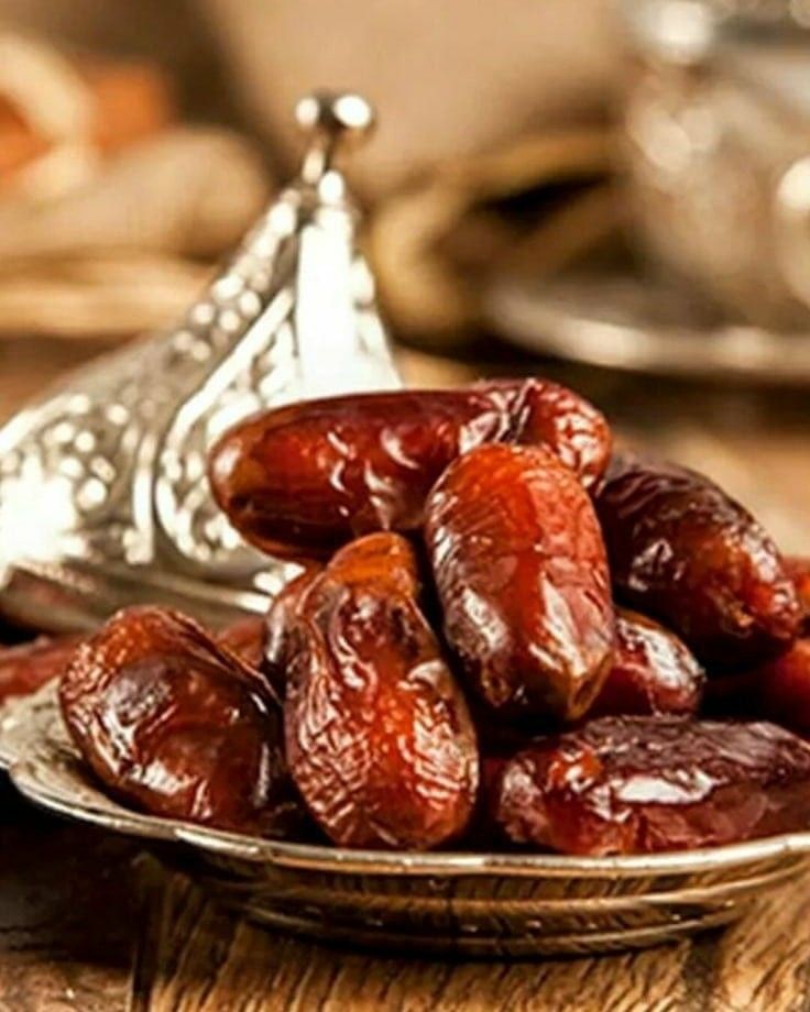 اللي يقدر يصوم وهو صحيح البدن
يصوم
لان هييجي وقت الواحد من قلة الصحة يتمنى صيام يوم في سبيل الله ومش هيقدر
اليوم قصير ومفيش عطش 

غدا الاثنين صيامه سنة عن النبي ﷺ ♥️ 
صم وذكر