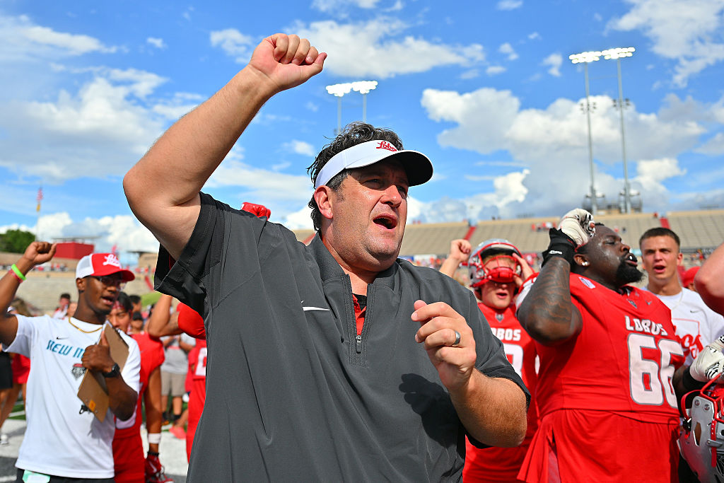 PeteThamel's tweet image. Sources: New Mexico has agreed to a new five-year contract for football coach Jason Eck, who won nine games in his first regular season there. The deal includes an increase in average salary to $1.75 million from $1.25 million. He’s now under contract through the 2030 season.