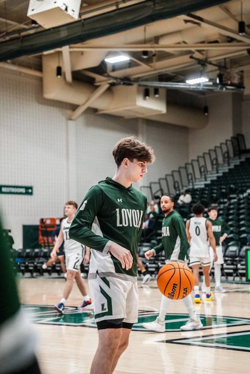 Loyola Men's Basketball tweet media