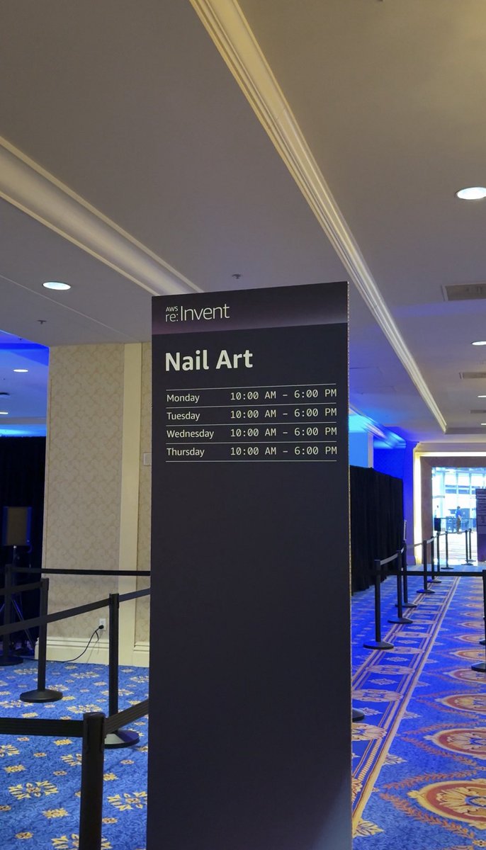 TechWithLucy's tweet image. AWS nail art 

📍Venetian, #AWSreInvent