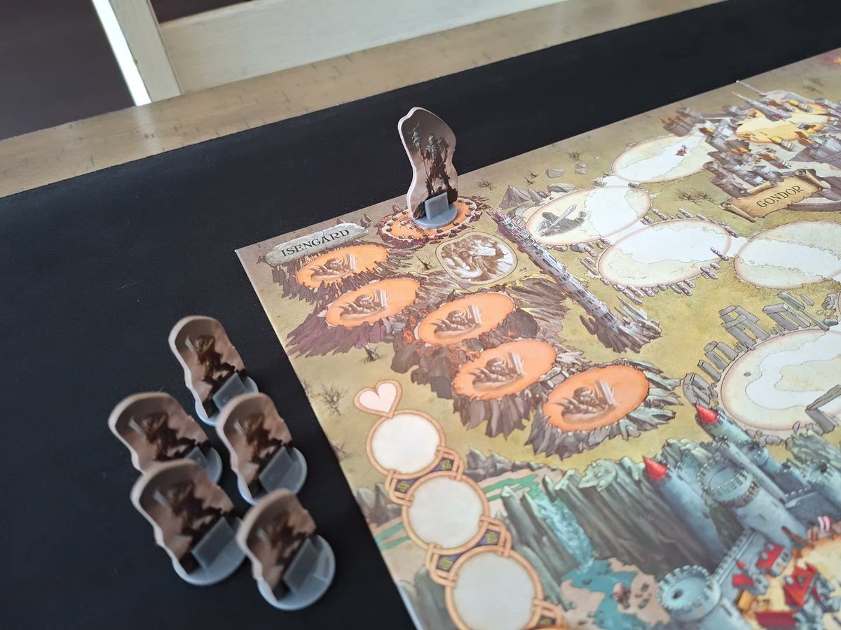 RollDudes's tweet photo. "Si con mi vida o mi muerte puedo protegerte, lo haré. Tienes mi espada". #ElSeñordelosAnillos #AventuraHaciaElMontedelDestino #LOTR #MountDoom #BoardGames https://t.co/mEotSIGRG6