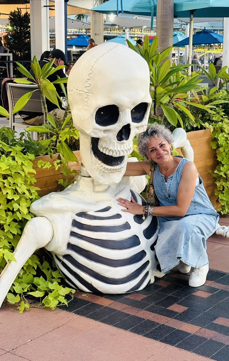 SMarstiller's tweet photo. Scary Christmas from @tampariverwalk! 🤣🤣🤣 https://t.co/iBxhCSPVRO