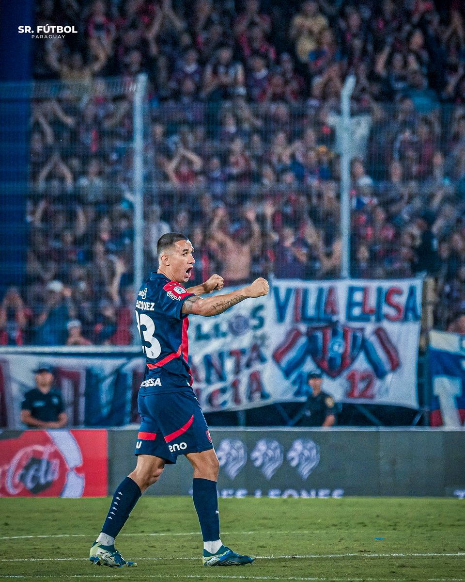 SrFutbolPy's tweet image. Post de reconocimiento a Gustavo Velázquez. La historia lo va a recordar como el capitán que tuvo Cerro Porteño en su estrella local número 35. Nivel regular en todos los partidos y un golazo fundamental en el camino hacia el título.

👏🏻🇵🇾 Va a jugar el Mundial 2026.