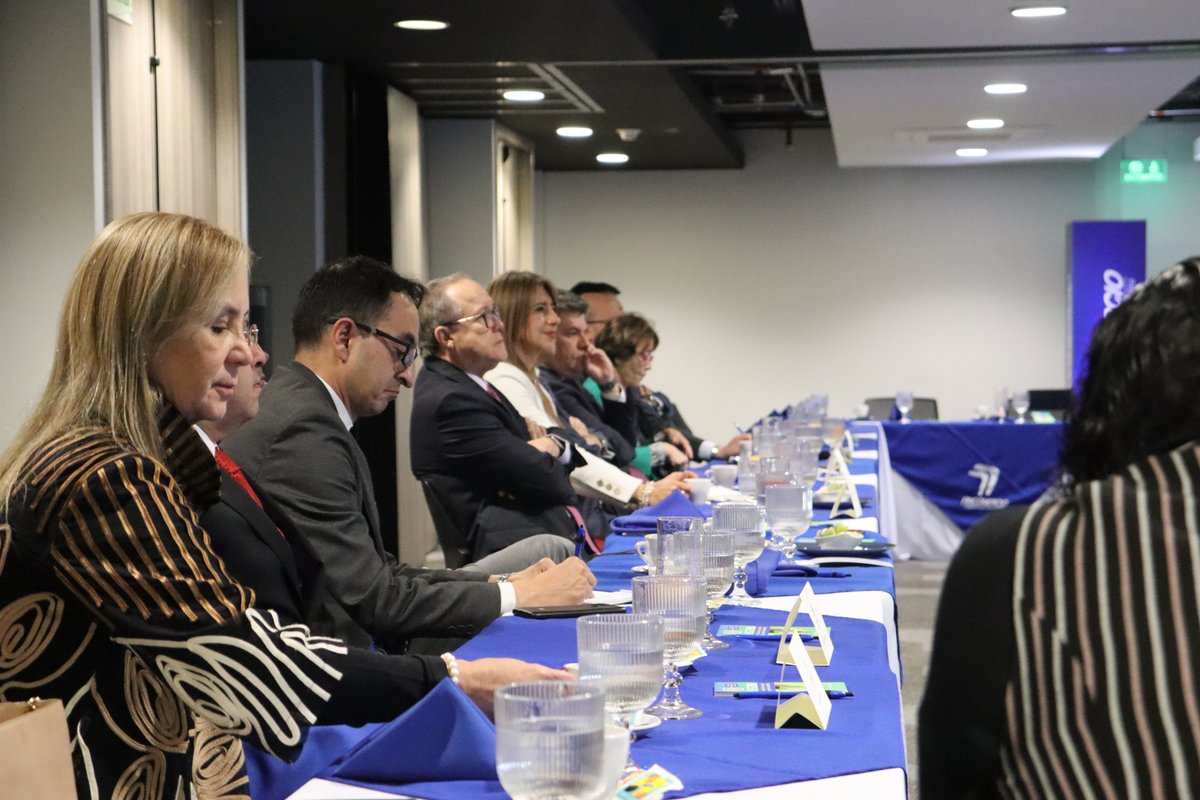 Universidad de América tweet media