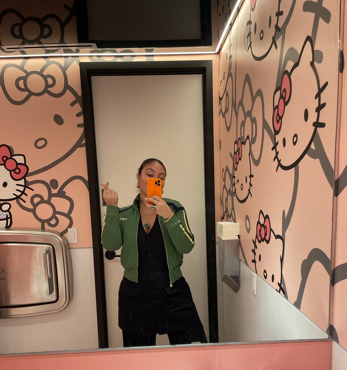 AlexForYaaaaa's tweet image. painted some 🫒