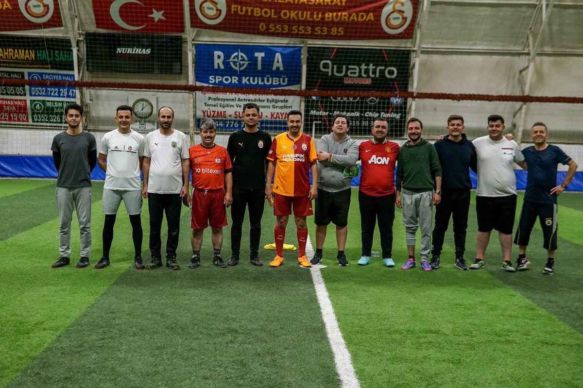 avmuhammetcndan's tweet image. 30 Kasım 2025 - İl Yönetim Kurulu Üyelerimiz Halı Sahada Buluştu

Parti içi motivasyon çalışmaları kapsamında İl Yönetim Kurulu Üyelerimiz halı saha maçında bir araya geldi.

Kazanan DEVA Partililer oldu. 😎

#alibabacan #devapartisi #kayserideva #deva #halisaha