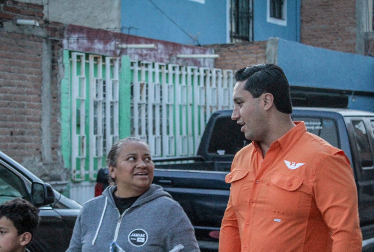 davidojedamx's tweet image. De aquí somos, de la cercanía, del contacto y de buscar resolver temas para la gente.

Continúan las fosfo giras, con alegría somos #LaFuerzaNaranja