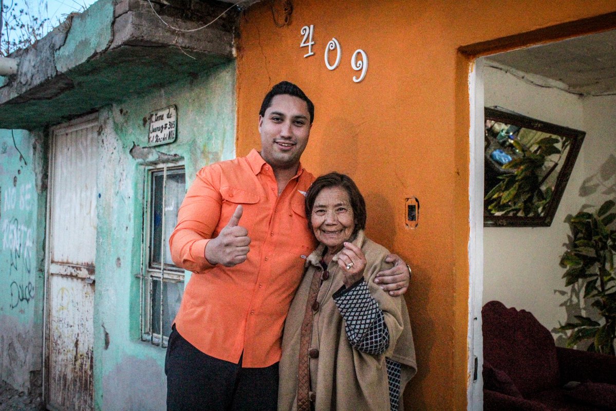 davidojedamx's tweet image. De aquí somos, de la cercanía, del contacto y de buscar resolver temas para la gente.

Continúan las fosfo giras, con alegría somos #LaFuerzaNaranja