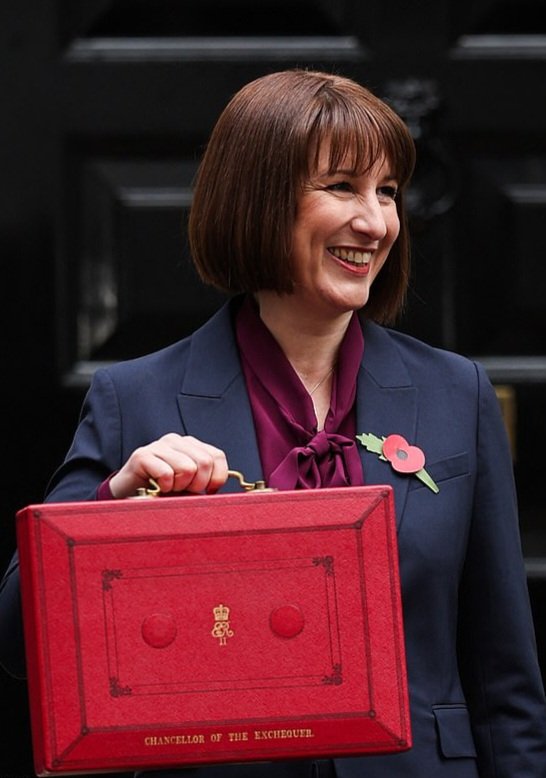 JChimirie66677's tweet image. The Ethics Committee&apos;s Moment of Truth: Investigate Reeves or Admit the System Is Dead

There comes a moment in every political crisis when the question turns from &quot;what happened?&quot; to &quot;what kind of country are we now?&quot; The row over Rachel Reeves has reached that point. Because…