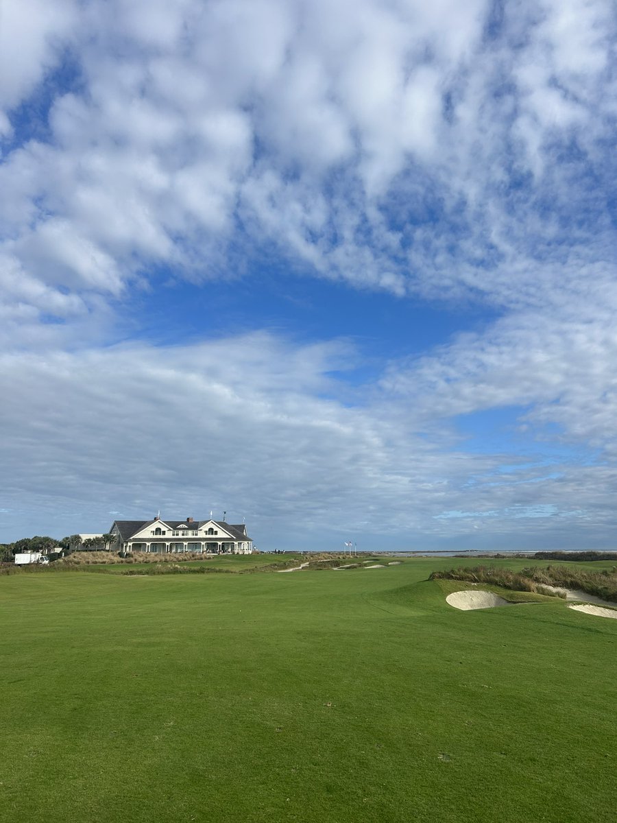 devoncpowers's tweet photo. Stole one today. 64 degrees on November 30th ๐ฆโณ๏ธ๐ค #oceancourse https://t.co/k902q8OqjY