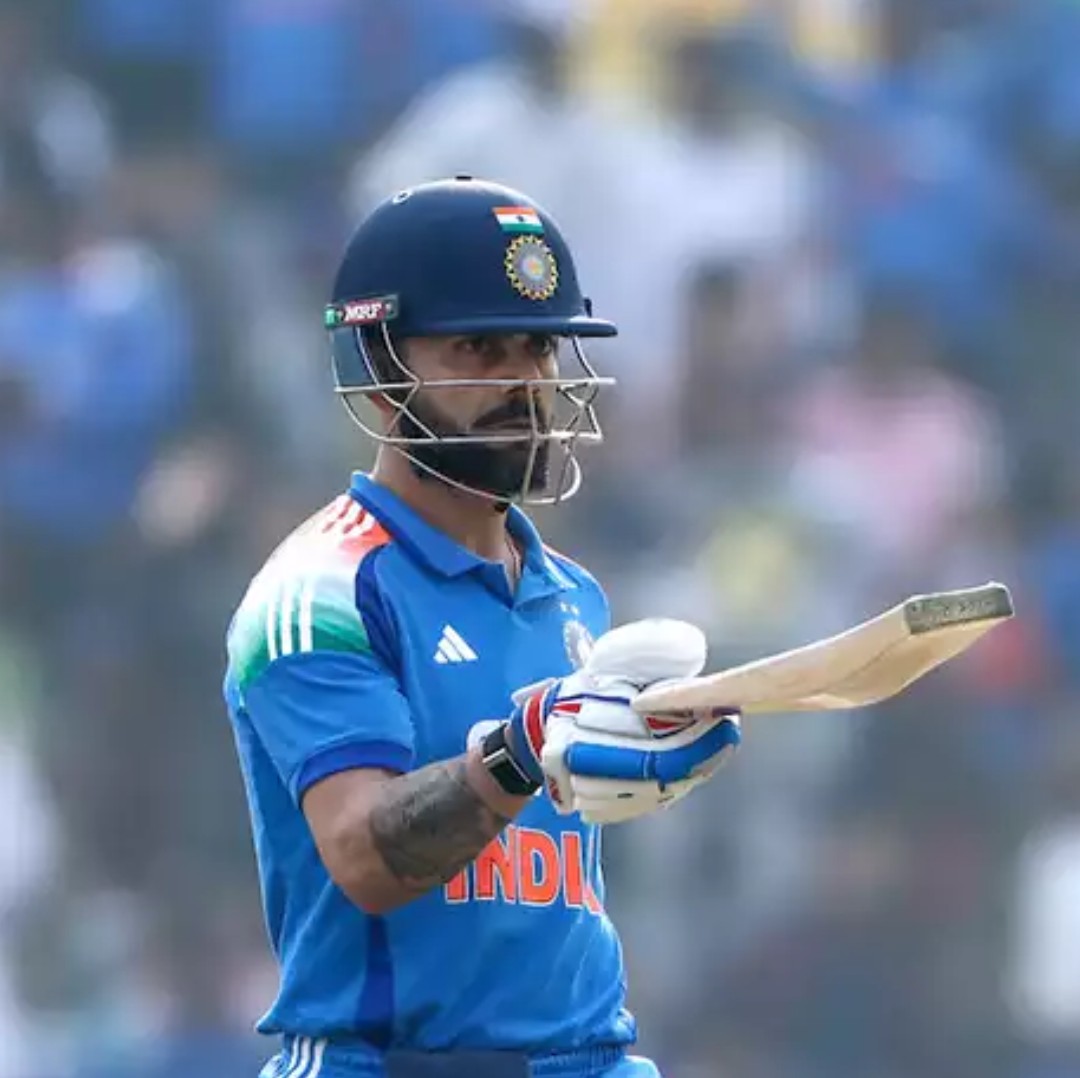 IFSnaina's tweet image. हाथी घोड़े तोप तलवारे फौज तो तेरी सारी है ,
पर जंजीर में जकड़ा राजा मेरा अब भी सब पे भारी है l