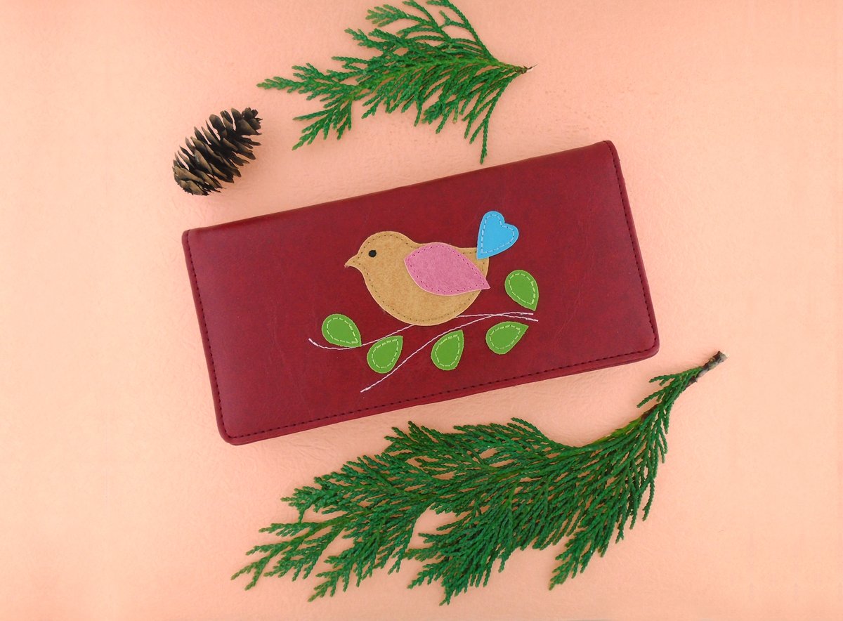 LAVISHY's tweet photo. #Holiday #GiftIdeas: #LAVISHY #lucky #bird #vegan #wallet for #wholesale at https://t.co/ySipKM1FPQ and #onlineshopping at LAVISHY Boutique www,https://t.co/jPF9l3QT96 https://t.co/oTvO7lq7Kz