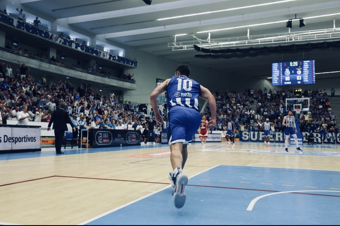 Max Landis tweet media