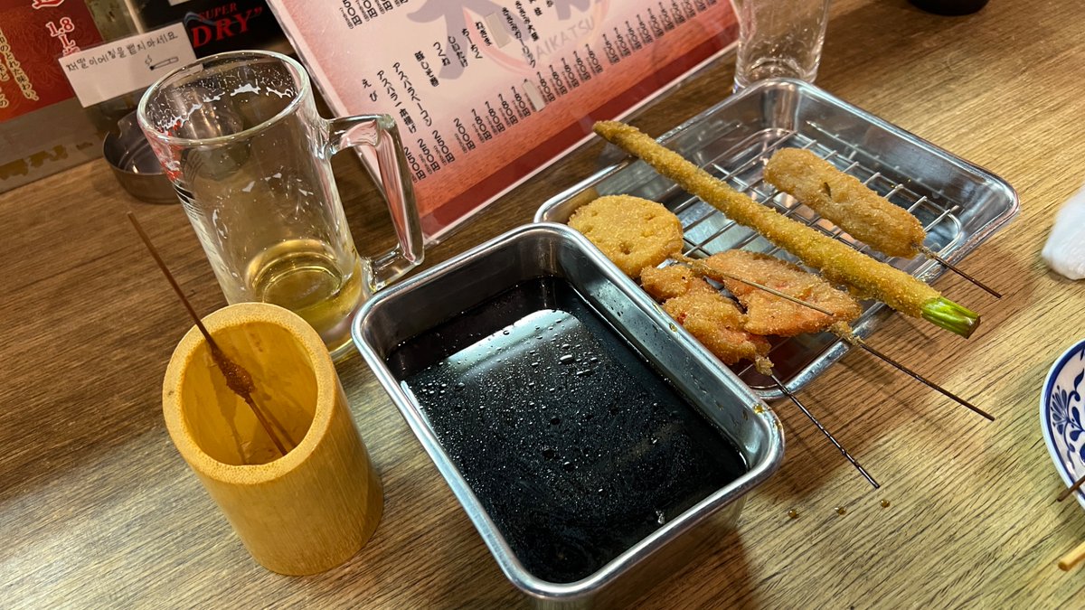 大阪クオリティを味わった
ビル貫通高速、激安＆謎キャッチコピー自販機、串カツ