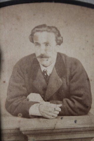 El ascensor Concepción de Valparaíso, es el más antiguo de los ascensores que existen en la ciudad, fue inaugurado el 1 de diciembre de 1883. Don Liborio Brieba es considerado su inventor.  Sube desde la Calle Prat hasta el Paseo Gervasoni. Declarado Monumento Nacional en 1998.