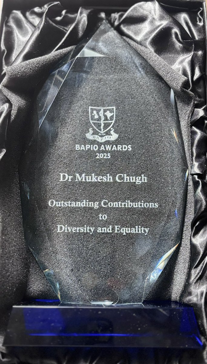 chugh28m's tweet photo. Had an absolutely cracking weekend in London!
Not only did I reunite with my old mates after what feels like a hundred years, but I somehow also managed to walk away with the BAPIO National Award for contributions to Equality and Diversity. https://t.co/oE54KuqKd7