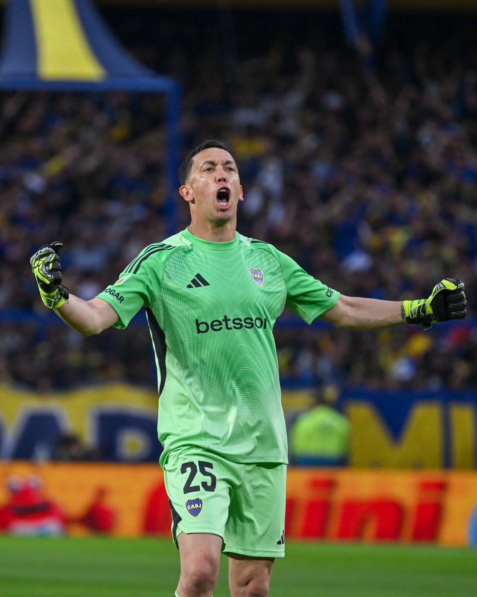 lucysolfa's tweet image. Marchesín hoy se convirtió en héroe para Boca.