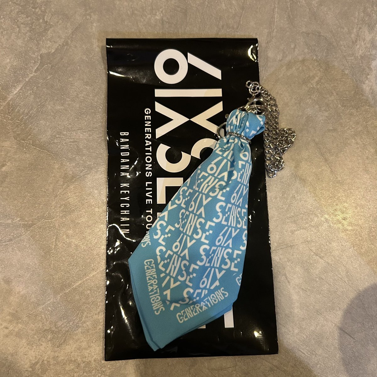 aye__ee's tweet photo. 6IXSENSE バンダナキーチェーン　GENERATIONS ジェネ　交換　買取

譲：数原龍友
求：白濱亜嵐もしくは買取

お心当たりありましたらぜひご連絡お願い致します。 https://t.co/W2ulIkoCqN