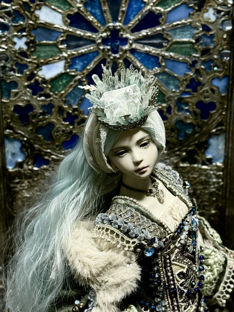 soraneko0813's tweet image. 12月17日〜21日開催の第五回My.クリエイティブドール展に参展させて頂きます。
クイーンズスクエア横浜クイーンモール2階の横浜みなとみらいギャラリー
11時〜19時(最終日16時30分)
頑張った新作、「冬の女王」是非宜しくお願い致します🙇‍♀️✨