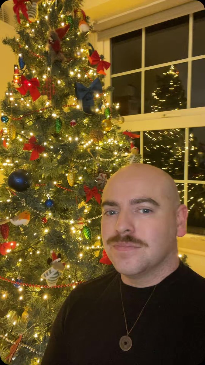 Chickasso 🐥 tweet media