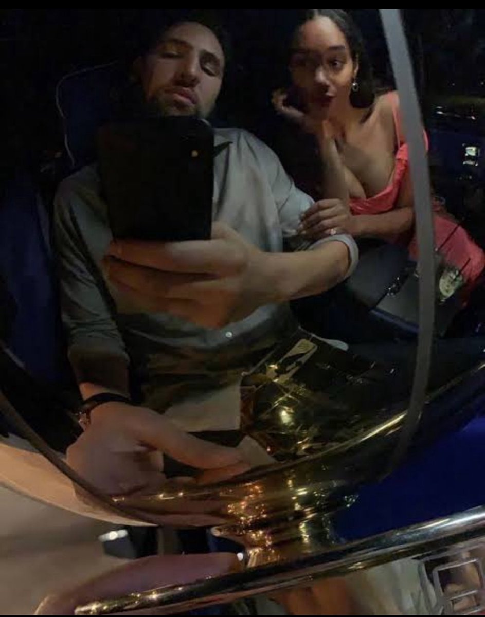 Klay always flexing the baddies