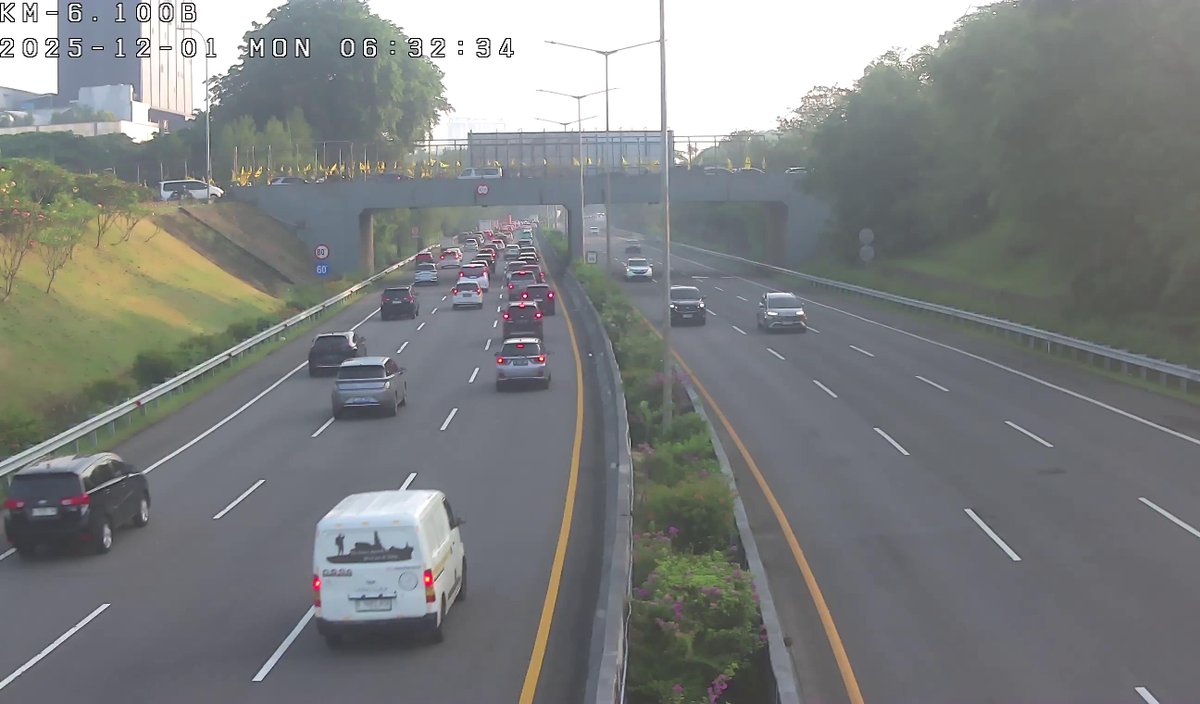 infotolbsd's tweet image. 06:36 WIB lalin menjelang Gerbang Tol utama Pondok Ranji arah jakarta merayap imbas volume lalin untuk arah sebaliknya lancat tertib berkendara dan tetap  jaga jarak aman anda. @TMCPoldaMetro @RadioElshinta
@NusantaraInfra