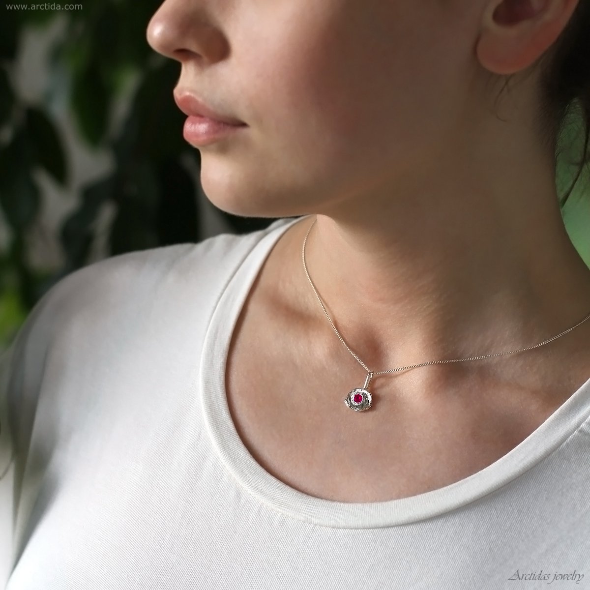 Arctida's tweet image. Handmade Water-Cast Silver Petal Pendant with Lab-Grown Ruby arctida.blogspot.com/2025/12/handma… 

@_TeamBlogger @bloggernation #BBlogRT #bloggersnation #HandmadeJewelry #ArtisanDesign #SilverPendant #RubyJewelry #LabGrownRuby #SustainableStyle #EthicalGems #JewelryArtist #CraftedByHand