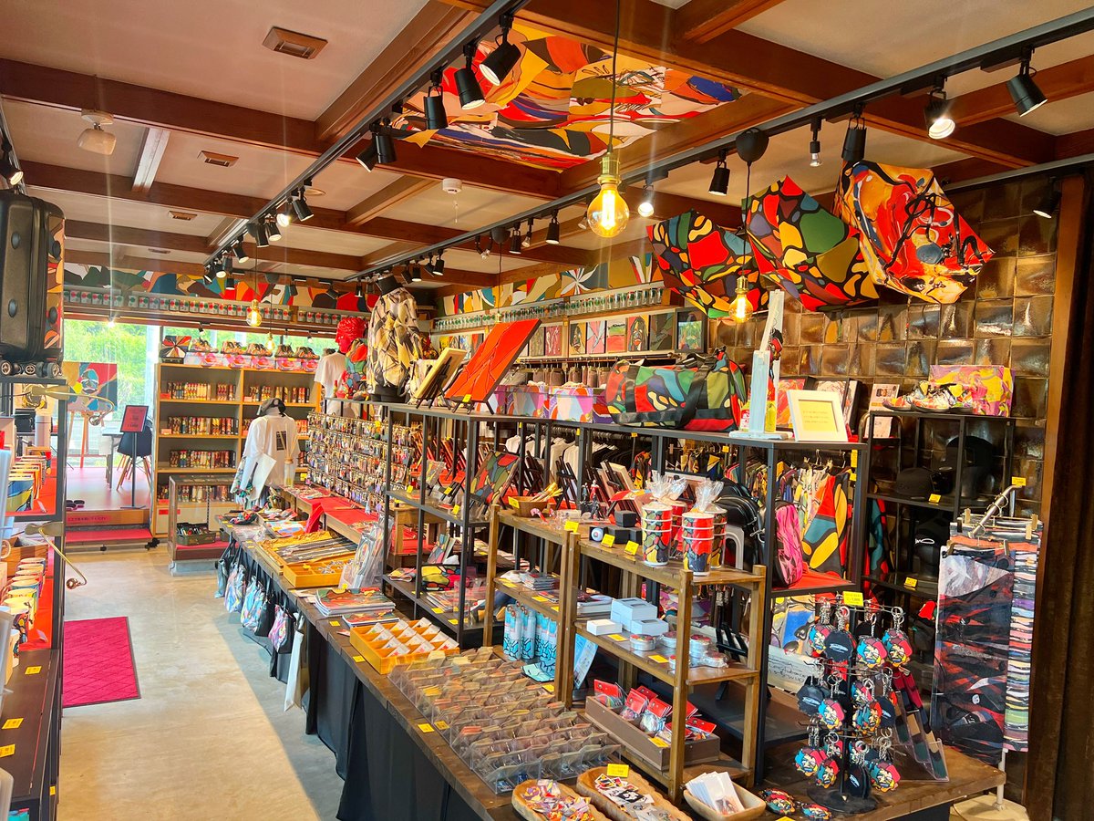 ボンドバ、12月の営業日です。

・グッズ800種類以上
・原画300展展示販売
・ボンドアート創作体験500円〜
・アウトレット品あり（MAX80 %off）
・ボンドバ限定品多数
・新商品随時追加中

皆様のご来店を楽しみにお待ちしています。