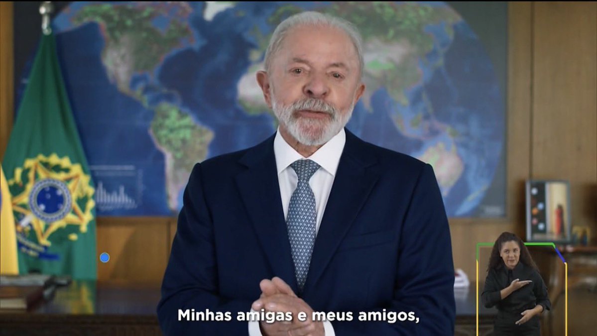 tiagobarbosa_'s tweet image. Tom absolutamente correto, corajoso e necessário no pronunciamento de Lula para deixar bem claro quem, de fato, atua em benefício do país e do brasileiro.

Assumiu a paternidade da isenção do IR até R$ 5 mil e dos descontos até R$ 7.350, falou da renda extra para a família, bateu…