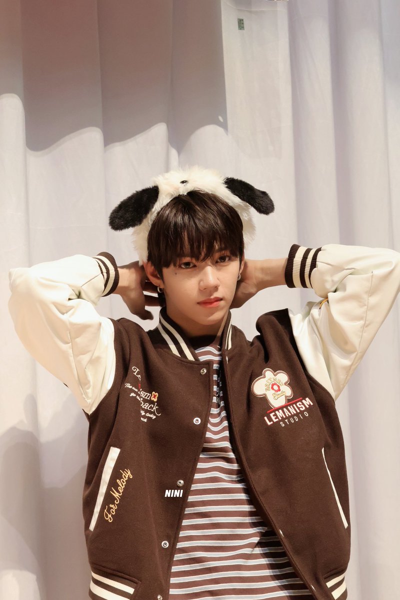 niniiny_'s tweet image. 正面看萌背面看萌☺️
#JL #제이엘