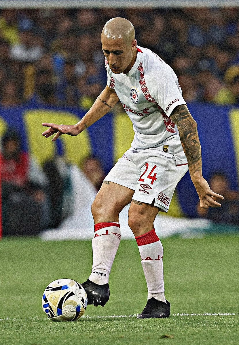 futbolscan's tweet image. 🎩🐞  Federico Fattori vs Boca Juniors:

➜ 1º en toques [135]
➜ 1º en recuperaciones [14]
➜ 1º en duelos ganados [9/11]
➜ 1º en pases precisos [109/119]
➜ 1º en pases al campo rival [65]
➜ 1º en pases al último tercio [16]
➜ 1º en efectividad de pases [93%]
➜ 1º en pases…