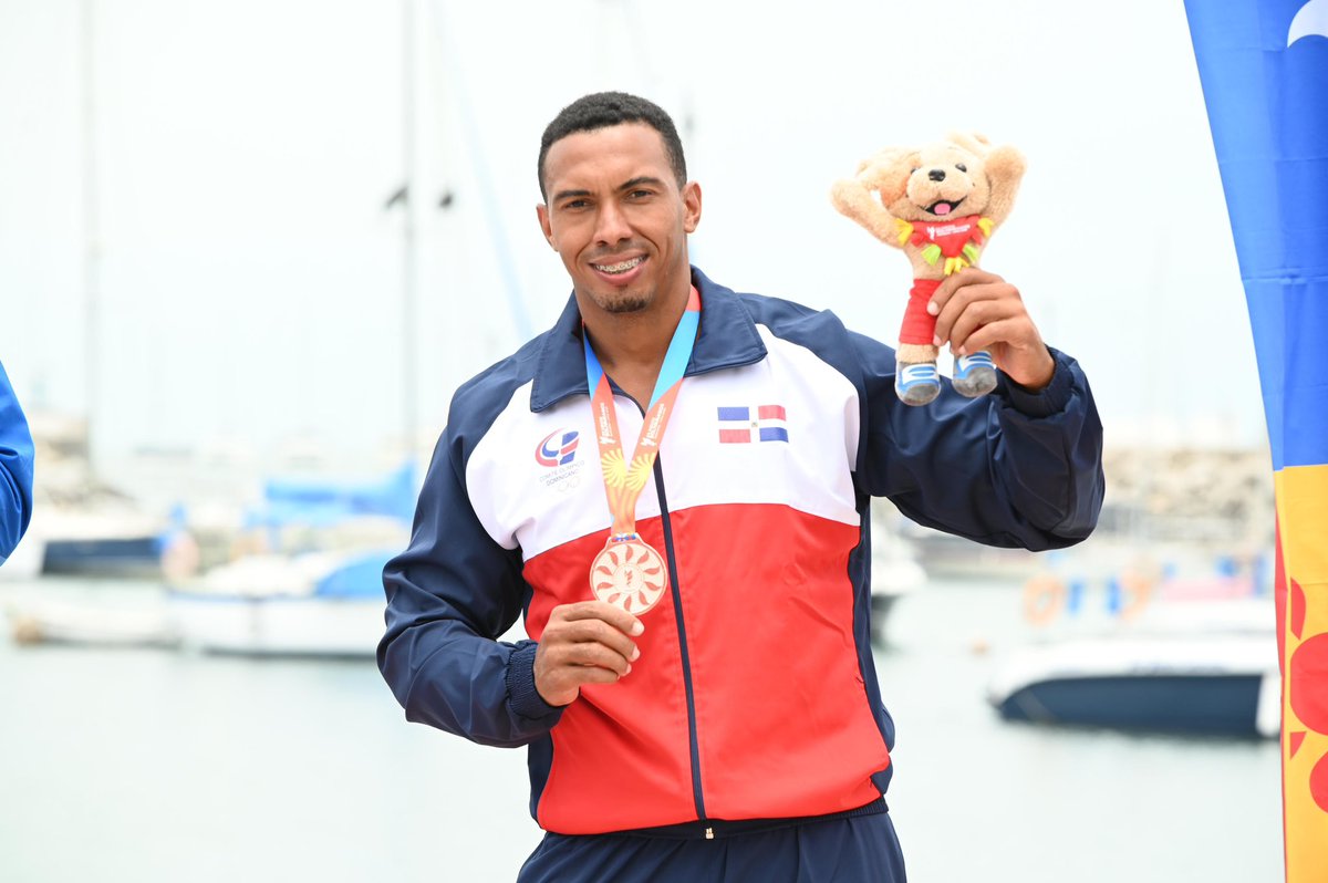 🔥La República Dominicana alcanza 22 medallas en los Juegos Bolivarianos 2025:

🥇 2 oro
🥈 7 plata
🥉 13 bronce

Un desempeño sólido que refleja el trabajo y la entrega de nuestros atletas en Ayacucho–Lima. ¡Aún faltan más!

Entérate más visitando nuestra cuenta de IG @Miderecrd