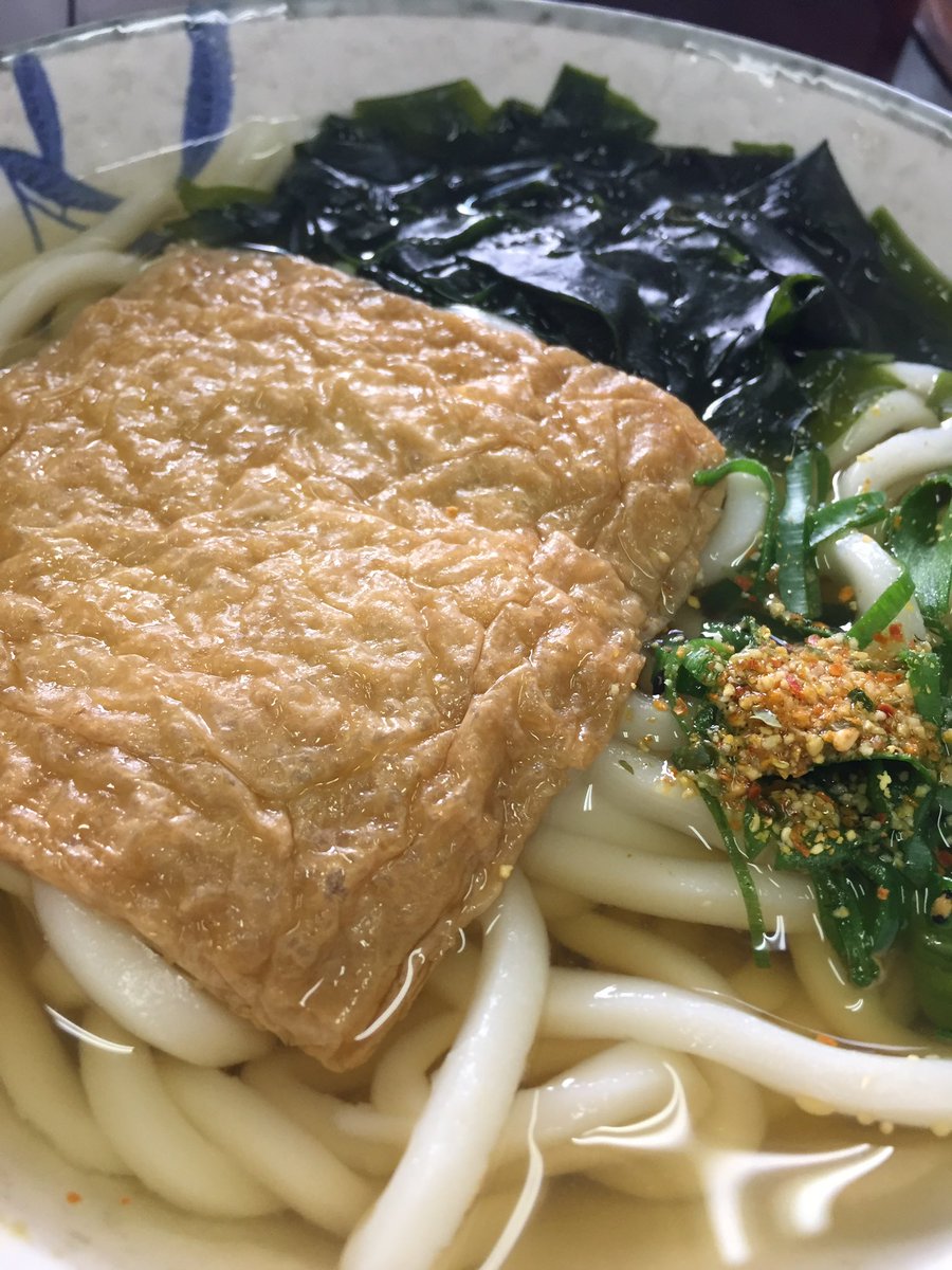 jikemachi's tweet image. きょうは月曜日なのでタコ焼きのおねぇちゃんが出店予定。
うどんに載せても美味い🐙