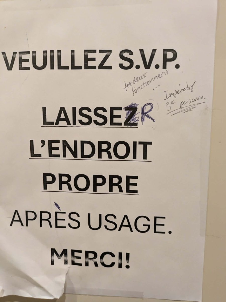 Vu dans une toilette d'un restaurant de déjeuners à Laval. Finalement, il y a de l'espoir pour du français bien écrit, avec des chevaliers réviseurs itinérants!