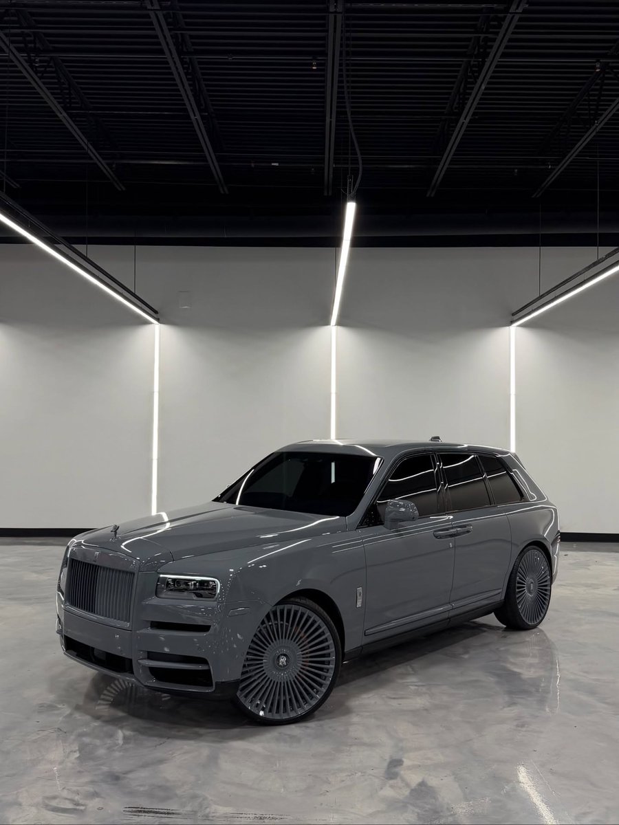 competitionreal's tweet image. Rolls Royce Cullinan 🩶