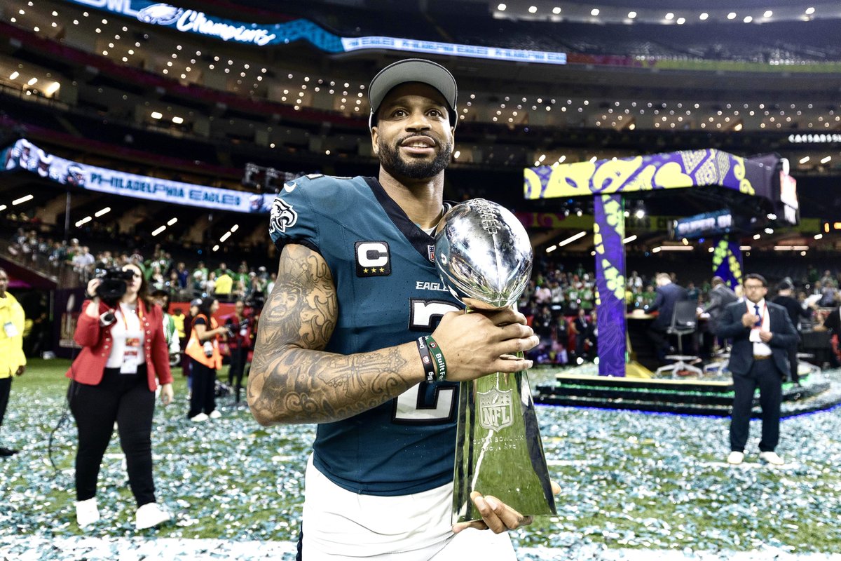 He gave us all he had left

One-day contract this offseason 🦅